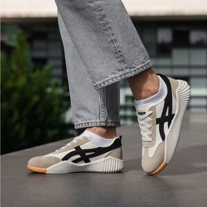 Deflorance black/white/grey. Size 9.5 women’s NIB